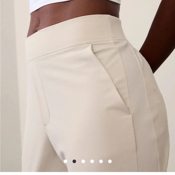 Athleta BROOKLYN MID RISE ANKLE PANT size 8, Abalone color- no flaws - Picture 3 of 8